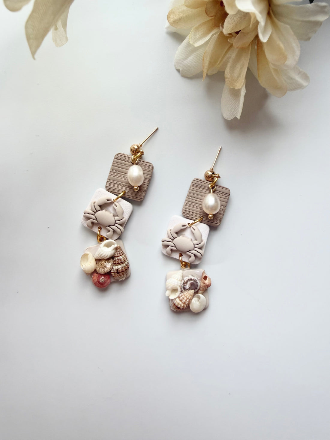 Neutral Seaside Dangles