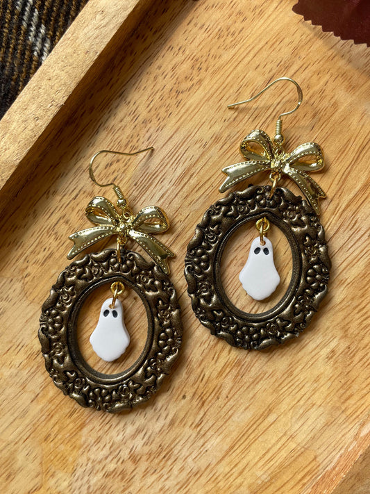 Vintage Frame Ghosties